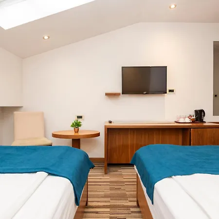 Hotel Bistrik Center 4*