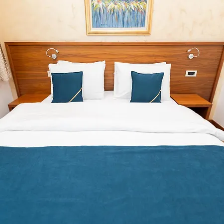 Bistrik Center Hotel 4*