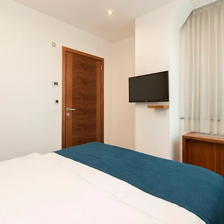 Hotel Bistrik Center 4*